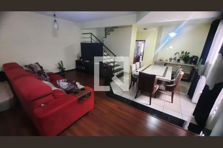 Casa à venda com 3 quartos, 241m² em Vila Carrão, São Paulo