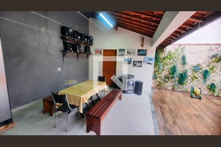 Casa à venda com 3 quartos, 241m² em Vila Carrão, São Paulo
