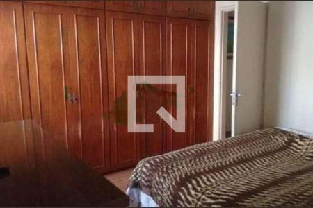 Casa à venda com 4 quartos, 240m² em Chácara Mafalda, São Paulo