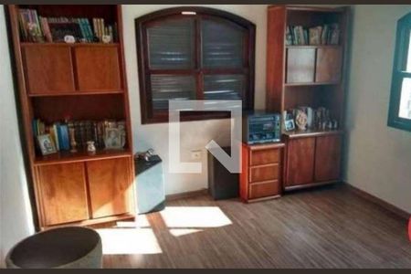 Casa à venda com 4 quartos, 240m² em Chácara Mafalda, São Paulo