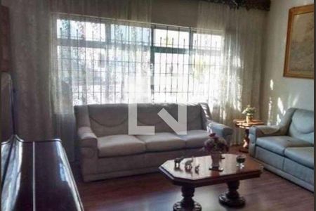 Casa à venda com 4 quartos, 240m² em Chácara Mafalda, São Paulo