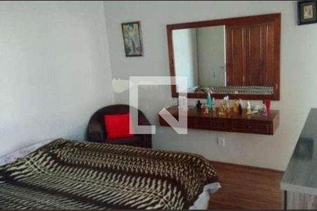 Casa à venda com 4 quartos, 240m² em Chácara Mafalda, São Paulo