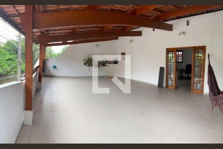 Casa à venda com 2 quartos, 220m² em Jardim Textil, São Paulo