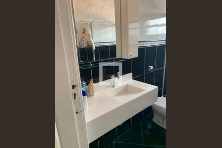 Casa à venda com 5 quartos, 230m² em Vila Antonieta, São Paulo