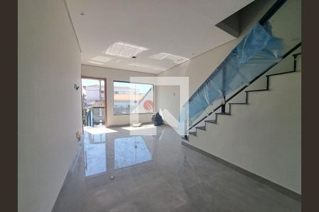Casa à venda com 2 quartos, 129m² em Vila Carrão, São Paulo