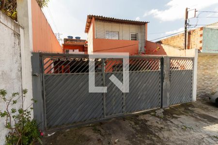 Fachada de casa à venda com 6 quartos, 200m² em Jardim Vila Formosa, São Paulo