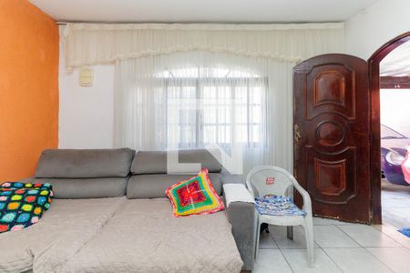 Sala de casa à venda com 6 quartos, 200m² em Jardim Vila Formosa, São Paulo