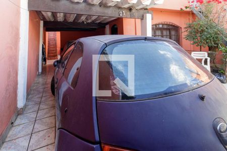 Garagem de casa à venda com 6 quartos, 200m² em Jardim Vila Formosa, São Paulo