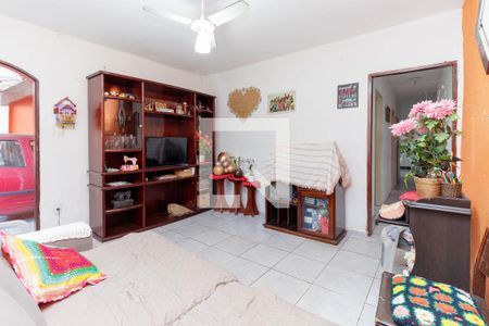 Sala de casa à venda com 6 quartos, 200m² em Jardim Vila Formosa, São Paulo