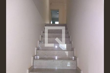 Casa para alugar com 3 quartos, 200m² em Vila Lucia, São Paulo