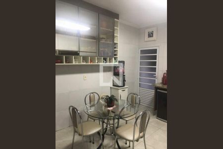 Casa à venda com 3 quartos, 110m² em Vila Carrão, São Paulo
