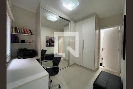 Casa à venda com 4 quartos, 250m² em Vila Carrão, São Paulo