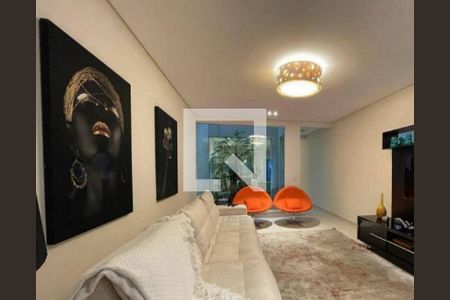 Casa à venda com 4 quartos, 250m² em Vila Carrão, São Paulo