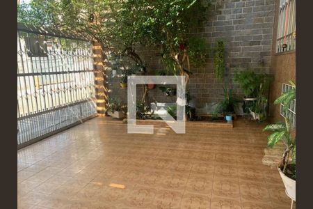Casa à venda com 3 quartos, 210m² em Vila Carrão, São Paulo