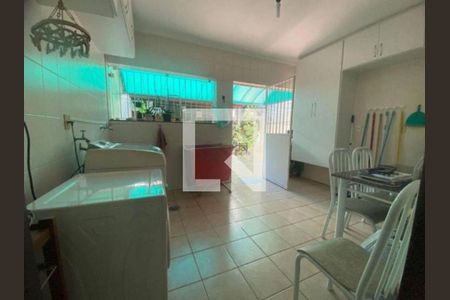 Casa à venda com 3 quartos, 159m² em Vila Carrão, São Paulo