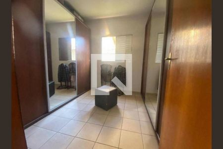 Casa à venda com 3 quartos, 159m² em Vila Carrão, São Paulo