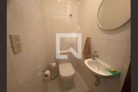 Casa à venda com 3 quartos, 159m² em Vila Carrão, São Paulo