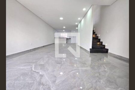 Casa à venda com 3 quartos, 224m² em Vila Carrão, São Paulo