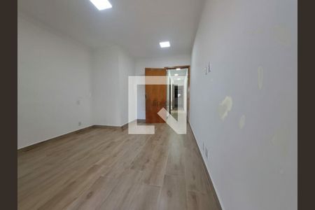 Casa à venda com 3 quartos, 135m² em Vila Carrão, São Paulo