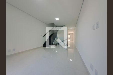 Casa à venda com 3 quartos, 135m² em Vila Carrão, São Paulo