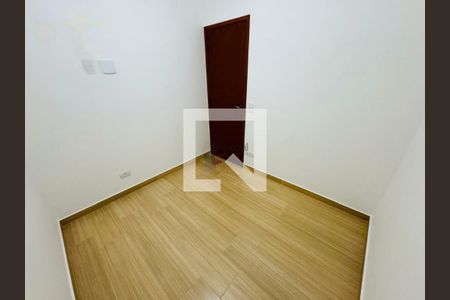Casa à venda com 3 quartos, 110m² em Jardim Record, São Paulo