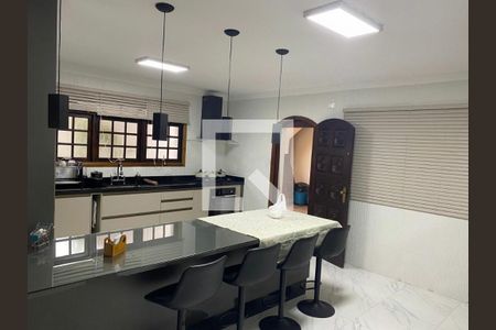 Casa à venda com 3 quartos, 281m² em Vila Moreira, São Paulo