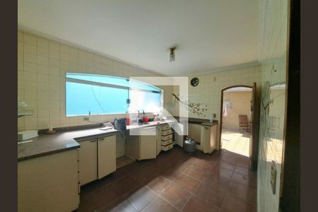 Casa à venda com 4 quartos, 280m² em Vila Carrão, São Paulo
