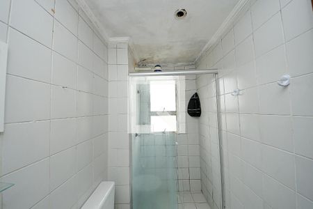 Banheiro de apartamento à venda com 2 quartos, 60m² em Vila Ivone, São Paulo