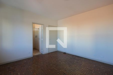 Suíte de casa à venda com 3 quartos, 285m² em Vila Paiva, São Paulo