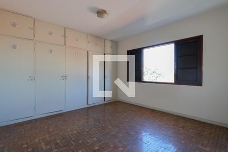 Suíte de casa à venda com 3 quartos, 285m² em Vila Paiva, São Paulo