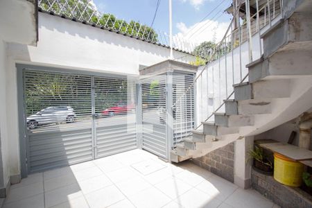 Garagem de casa à venda com 3 quartos, 251m² em Chácara Inglesa, São Paulo