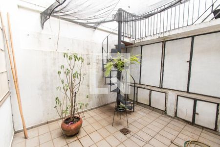 Quintal de casa à venda com 3 quartos, 200m² em Jardim da Gloria, São Paulo