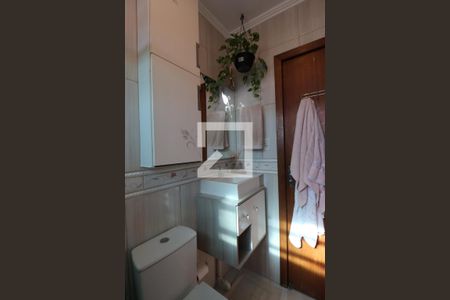 Banheiro de apartamento à venda com 2 quartos, 75m² em Centro, Canoas