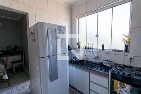 Cozinha e Área de Serviço de apartamento à venda com 3 quartos, 97m² em Cristal, Porto Alegre