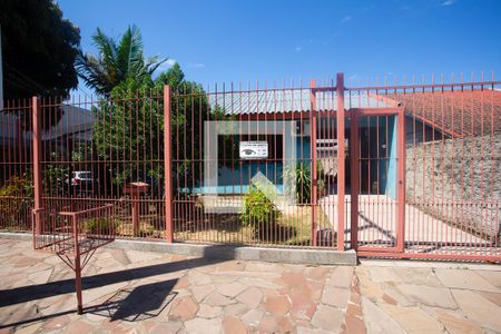 Fachada  de casa à venda com 3 quartos, 70m² em São Luís, Canoas