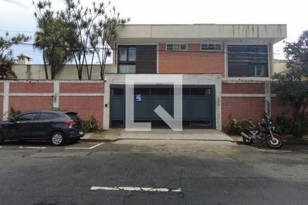Fachada de casa à venda com 4 quartos, 240m² em Brooklin, São Paulo