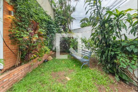 Quintal -´Jardim de casa à venda com 4 quartos, 240m² em Brooklin, São Paulo