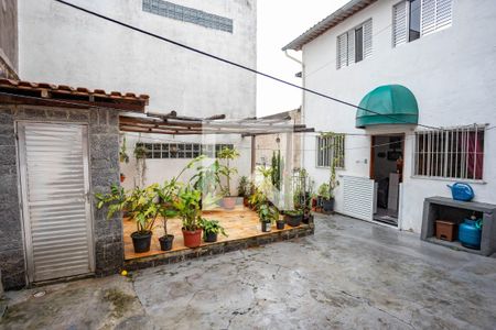 Quintal de casa à venda com 3 quartos, 262m² em Vila Nogueira, Diadema