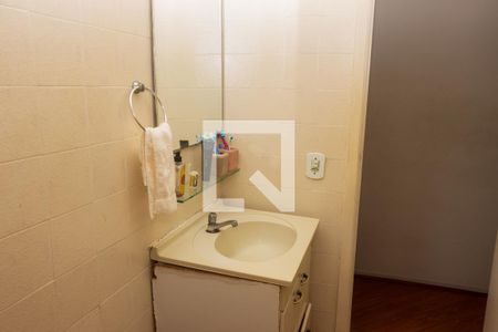 Banheiro de apartamento à venda com 2 quartos, 54m² em Cidade Ademar, São Paulo