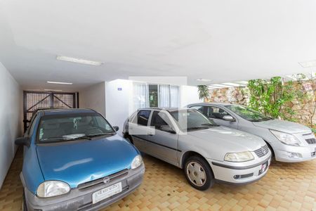 Garagem de casa para alugar com 4 quartos, 270m² em Vila Olímpia, São Paulo