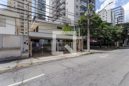 Fachada de casa para alugar com 4 quartos, 270m² em Vila Olímpia, São Paulo