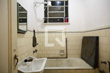 Banheiro de apartamento à venda com 2 quartos, 77m² em Centro, Belo Horizonte
