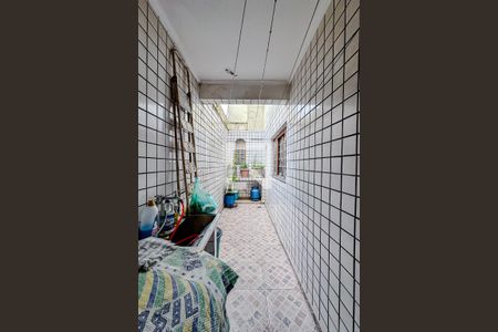 Área externa de casa à venda com 3 quartos, 180m² em Vila Bertioga, São Paulo