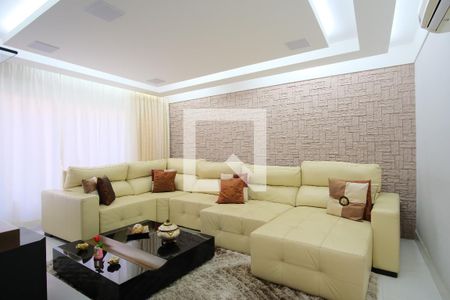 Sala de TV de casa à venda com 4 quartos, 290m² em Vila Carrão, São Paulo