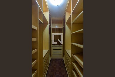 Closet - Quarto 1 de casa à venda com 3 quartos, 248m² em Vila Carrão, São Paulo