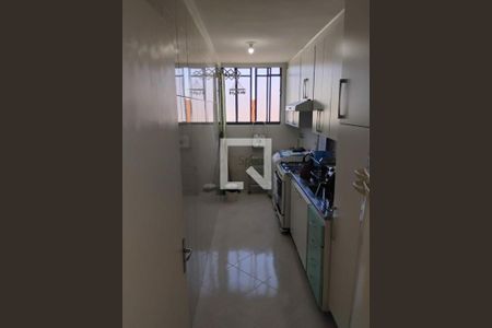 Apartamento à venda com 2 quartos, 57m² em Vila Carmosina, São Paulo