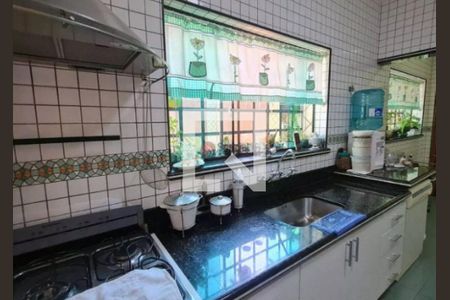 Casa à venda com 3 quartos, 350m² em Vila Carrão, São Paulo