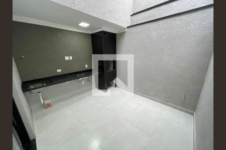 Casa à venda com 3 quartos, 158m² em Vila Carrão, São Paulo