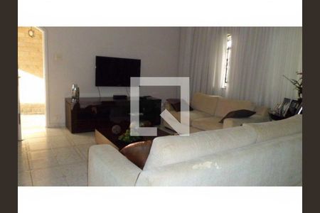 Casa à venda com 3 quartos, 240m² em Vila Carrão, São Paulo