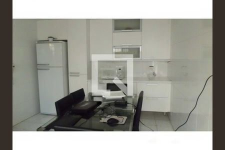 Casa à venda com 3 quartos, 240m² em Vila Carrão, São Paulo